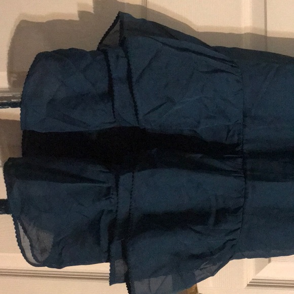 Formal dress - Picture 4 of 7